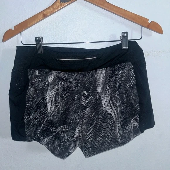 Nike Black and Gray Athletic Shorts Lightweight and Breathable - Picture 2 of 3